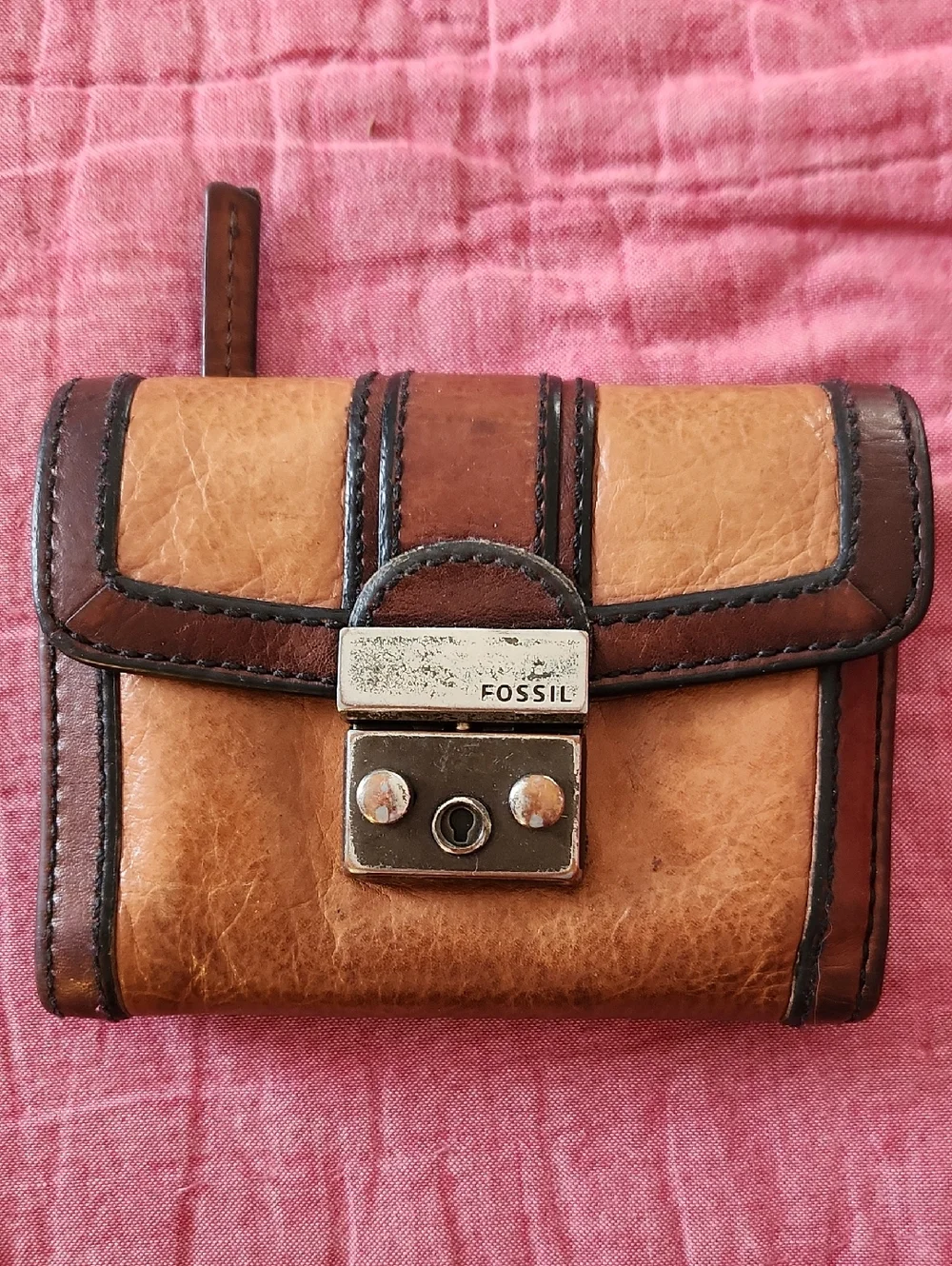 Vintage Classic Fossil Women's Tan & Brown Leather Compact Wallet - Picture 1 of 13